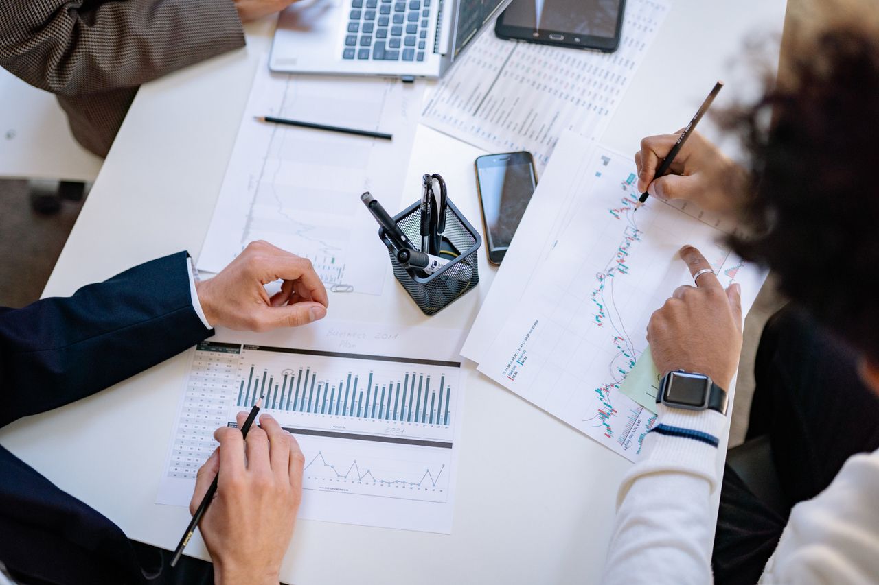 Should High-Net-Worth Investors Consider Private Equity or Hedge Funds?